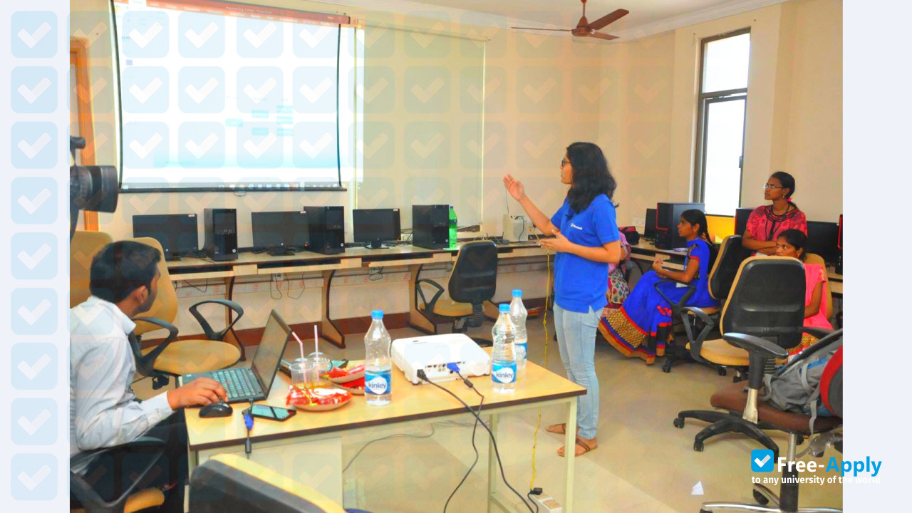 Foto de la Bapatla Engineering College #11