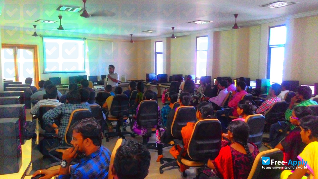 Foto de la Bapatla Engineering College #5