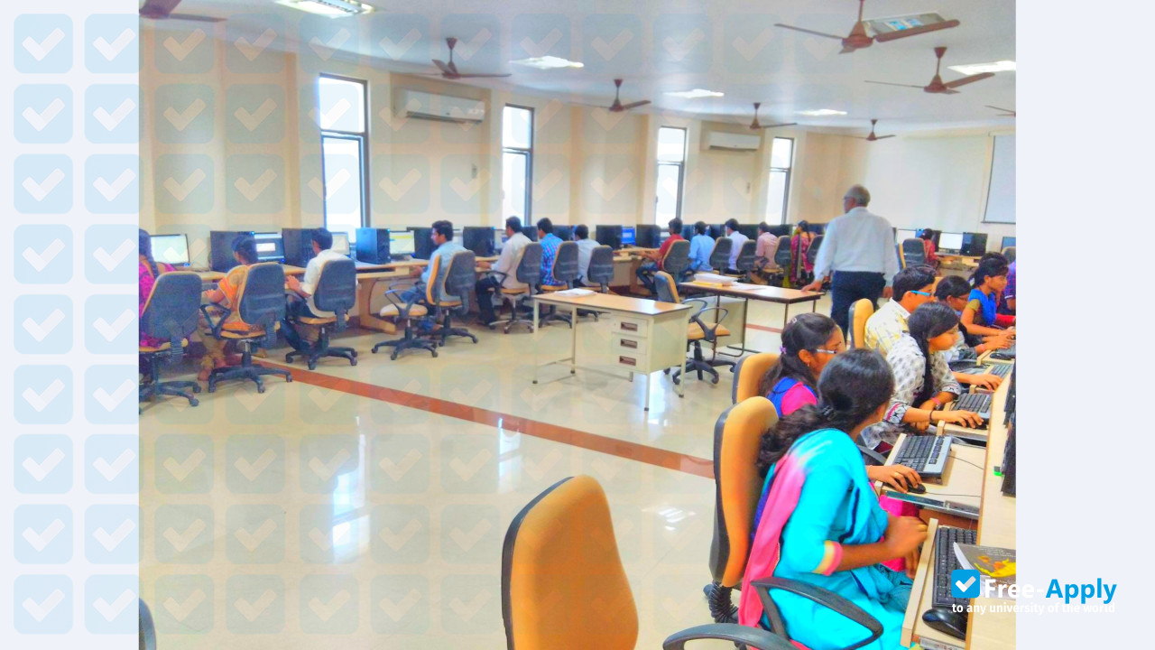 Foto de la Bapatla Engineering College #17