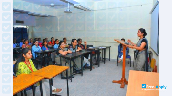 Foto de la IIS University #4