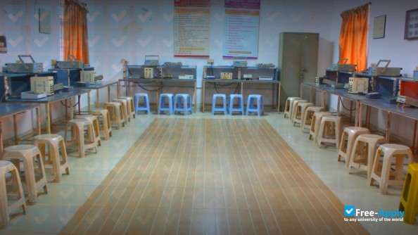 Foto de la Swarnandhra Institute of Engineering & Technology Narsapur #7