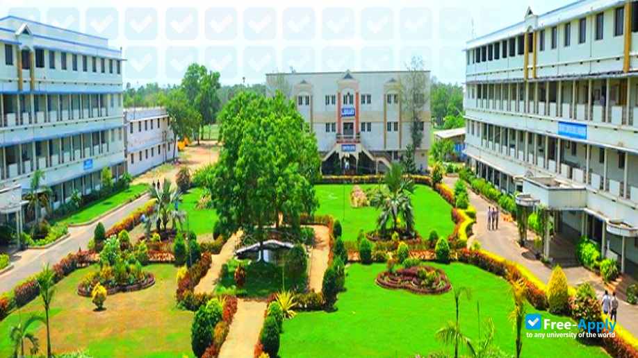 Foto de la Swarnandhra Institute of Engineering & Technology Narsapur #4