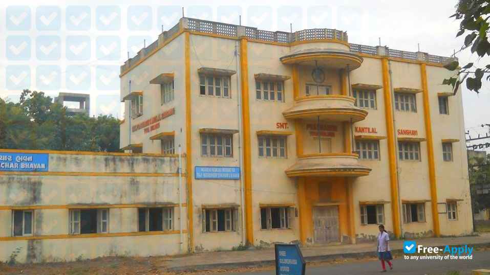Photo de l’Gujarat Ayurved University International Center for Ayurvedic Studies #3