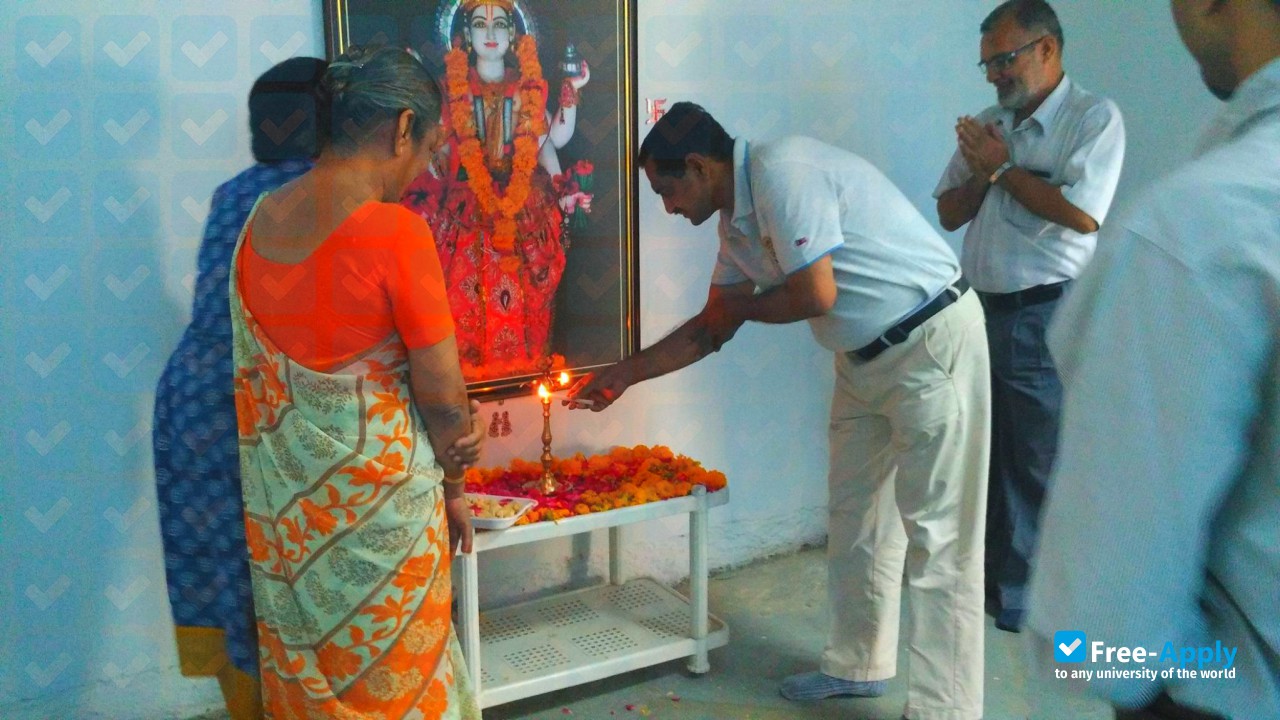 Photo de l’Gujarat Ayurved University International Center for Ayurvedic Studies #7