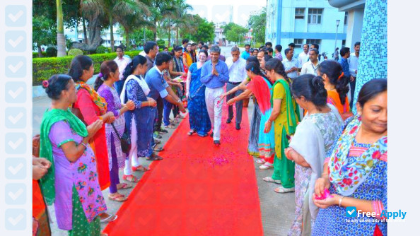 Photo de l’Gujarat Ayurved University International Center for Ayurvedic Studies #4