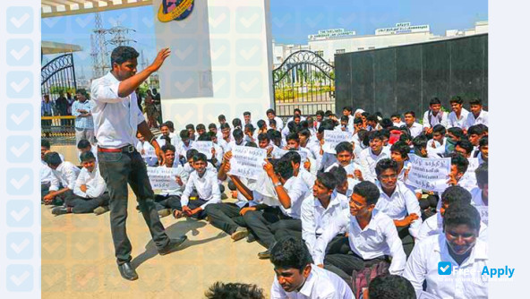 Foto de la Tamil Nadu Dr Ambedkar Law University #3