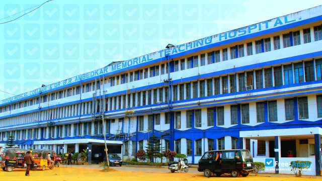 Foto de la Tripura Medical College #4