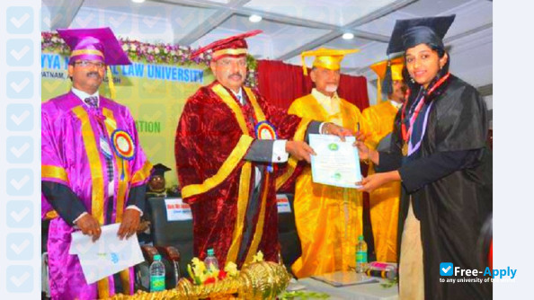 Foto de la Damodaram Sanjivayya National Law University #3