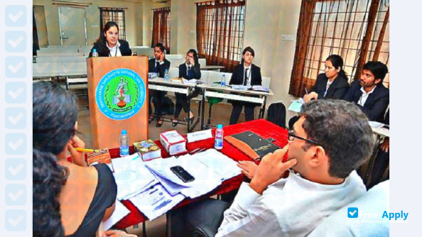 Foto de la Damodaram Sanjivayya National Law University #7