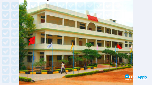 Bhavan's Vivekananda College photo