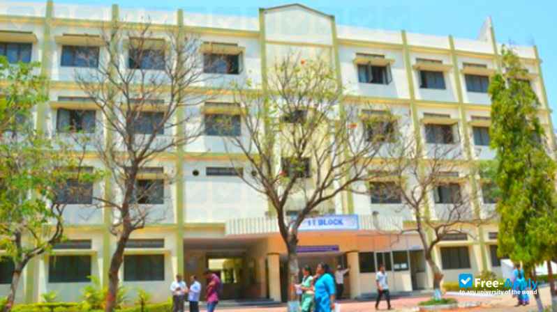 Foto de la Bhavan's Vivekananda College #7