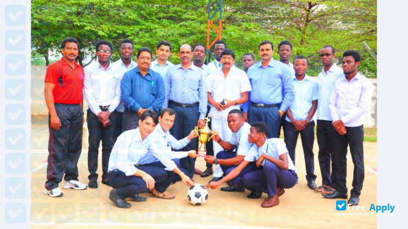 Foto de la Adikavi Nannaya University #5
