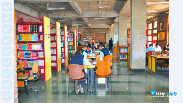 Photo de l’Jaypee Business School Noida #5