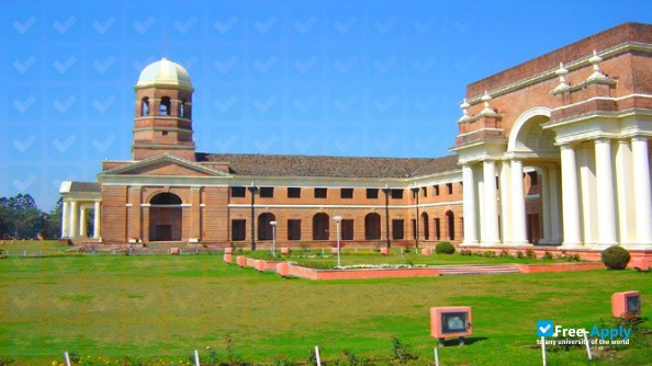 Foto de la Forest Research Institute #7