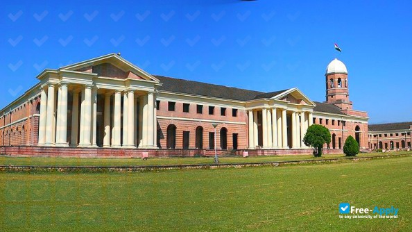 Foto de la Forest Research Institute #9