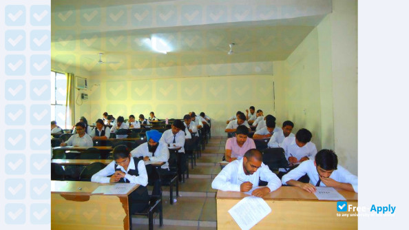 Foto de la Guru Nanak Institute of Technology #3