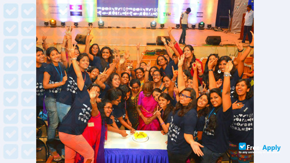 Ethiraj College For Women Review #ethirajcollegeforwomen #ecw #collegetour  #latestvideos #education - YouTube