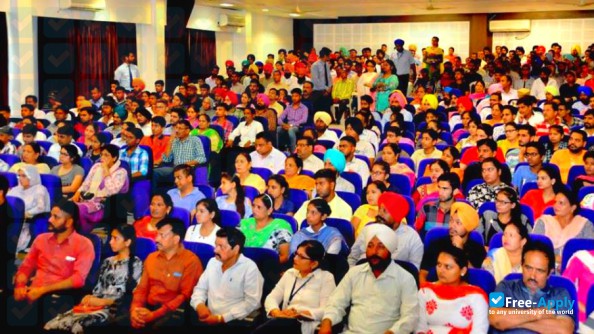 Foto de la Global Institutes Amritsar #1