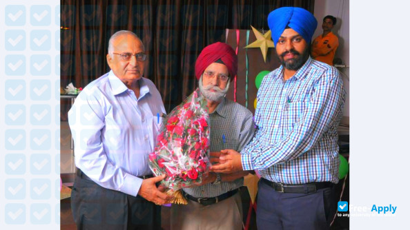 Foto de la Global Institutes Amritsar #6