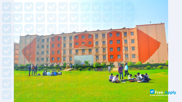 Lingaya's University фотография №3