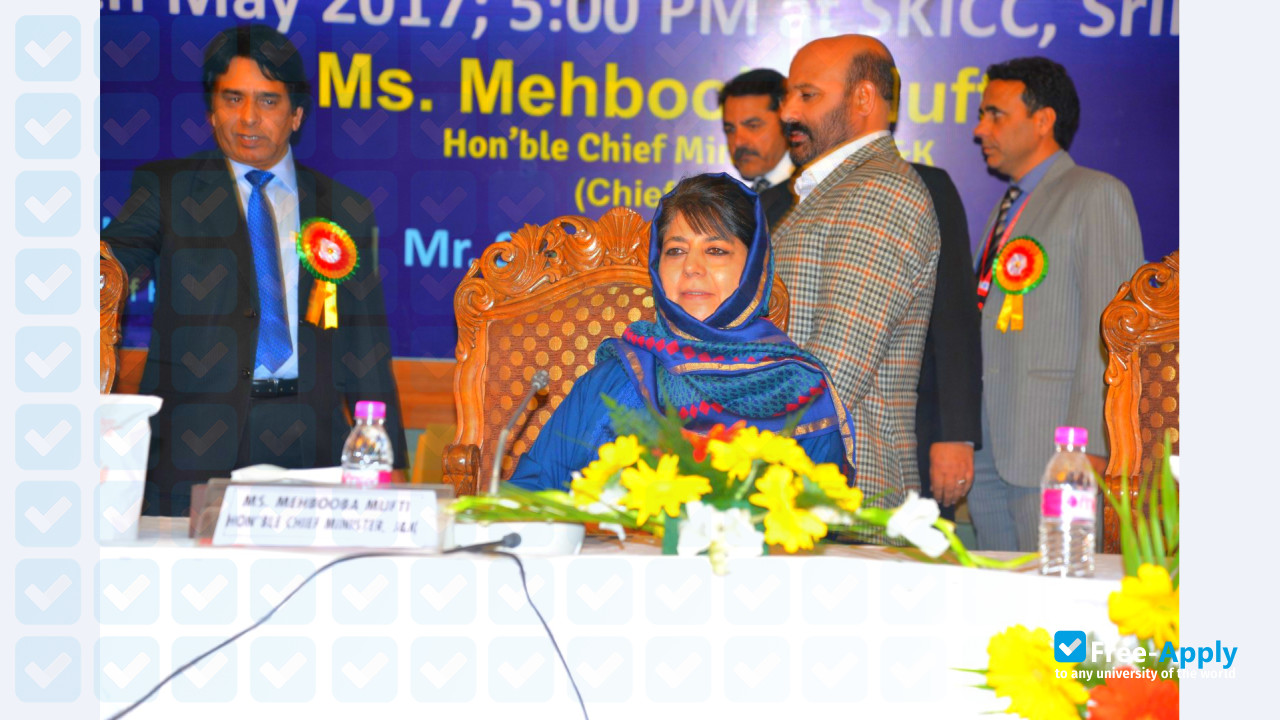 Sher i Kashmir Institute of Medical Sciences photo #8