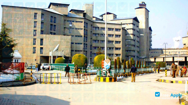 Sher i Kashmir Institute of Medical Sciences photo #1
