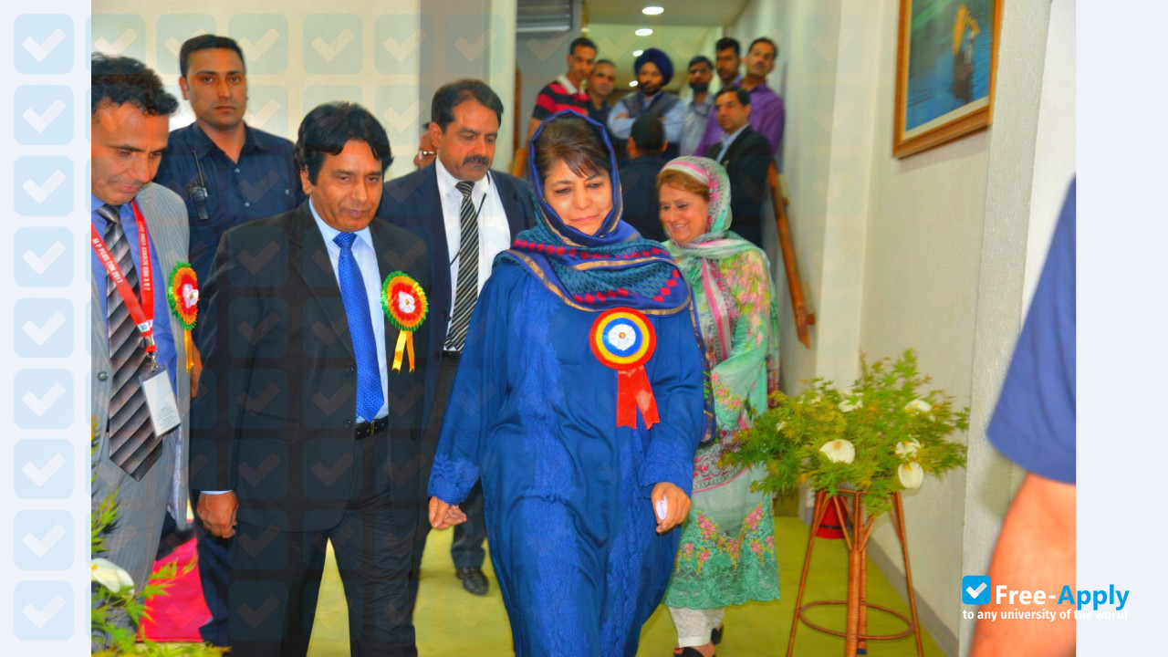Sher i Kashmir Institute of Medical Sciences photo #2