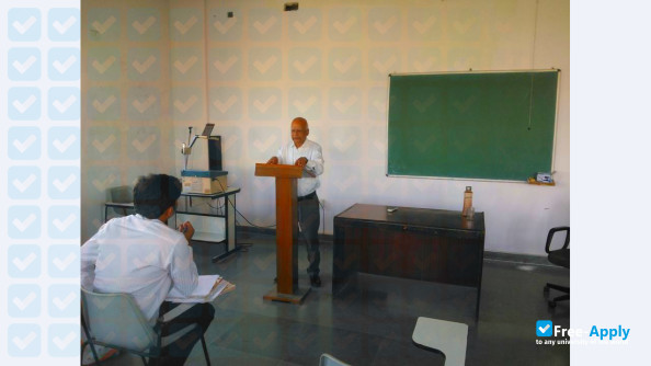 Foto de la Indian Institute of Finance #8