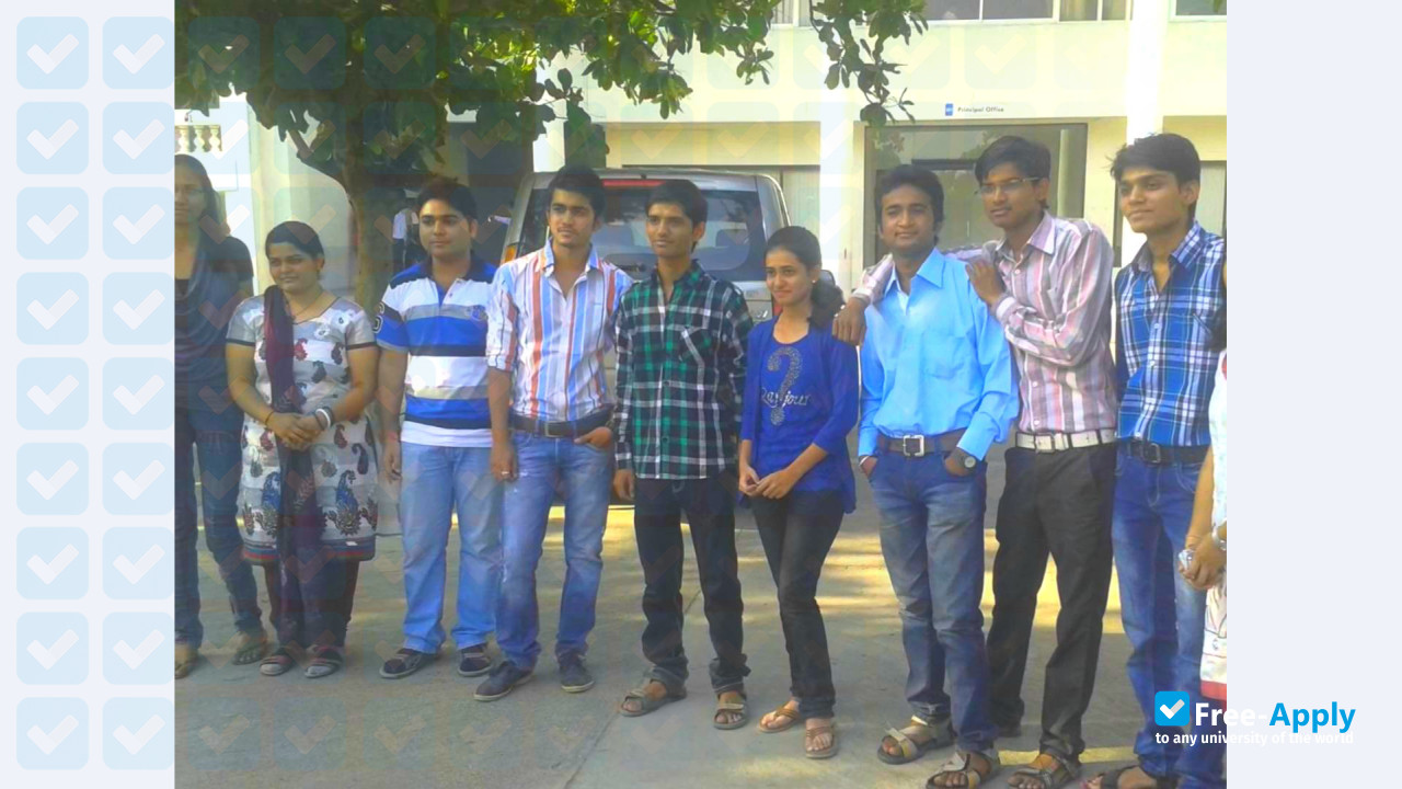 R C Patel Institute of Technology photo #10