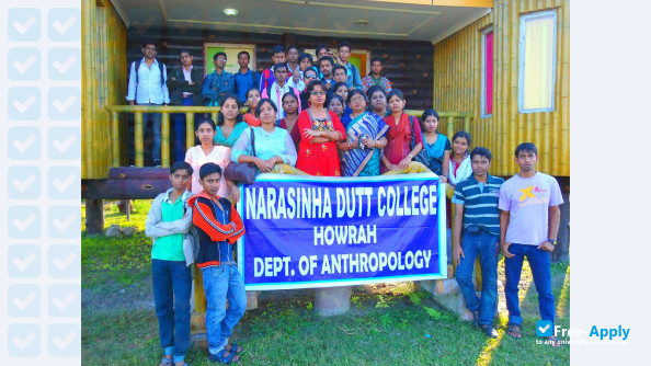 Foto de la Narasinha Dutt College #5