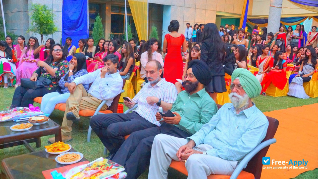 Foto de la Northern India Institute of Fashion Technology #3