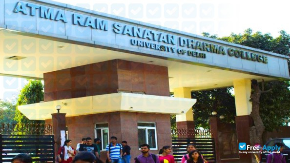 Foto de la Atma Ram Sanatan Dharma College
