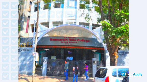 Photo de l’Ramnarain Ruia College #9