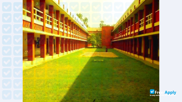 Foto de la Guru Nanak Dev Engineering College #8