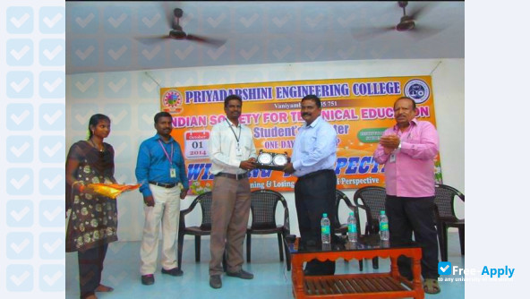 Foto de la Priyadarshini Engineering College #13