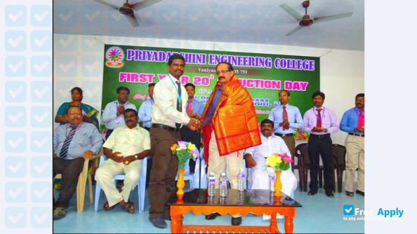 Foto de la Priyadarshini Engineering College #5