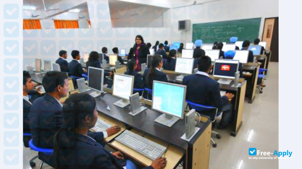 Foto de la Gurukul Vidyapeeth Institute of Engineering & Technology #9