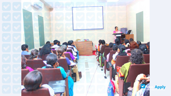 R.A. Podar College of Commerce & Economics photo #8