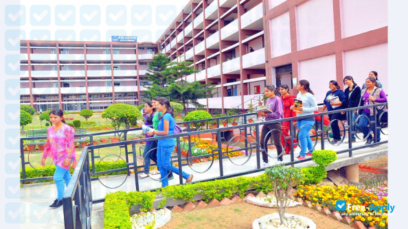 Foto de la St Andrews College of Arts Science and Commerce #5