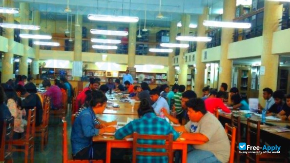 Foto de la St Andrews College of Arts Science and Commerce #4