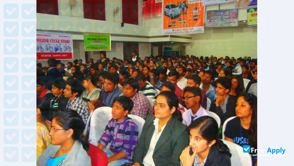 Hislop College photo