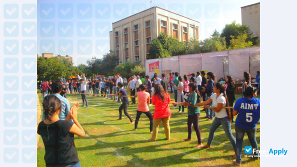 Photo de l’Army Institute of Management and Technology Greater Noida #4