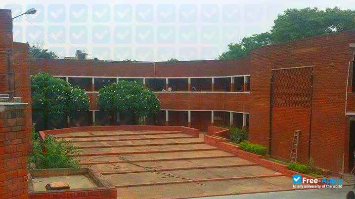 College of Vocational Studies photo #5