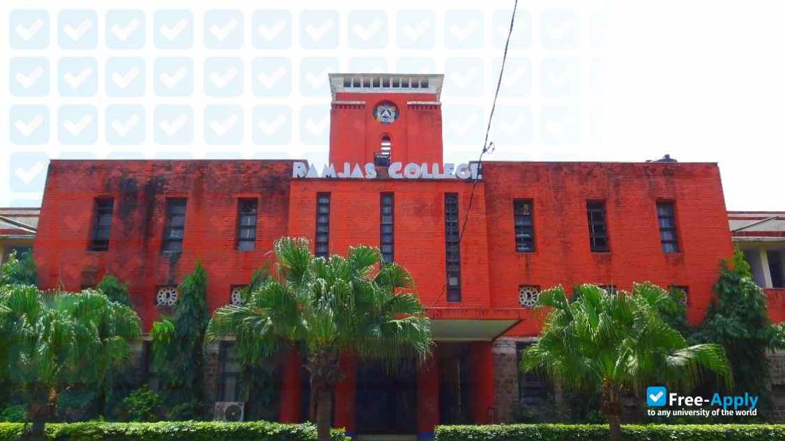 Ramjas College photo