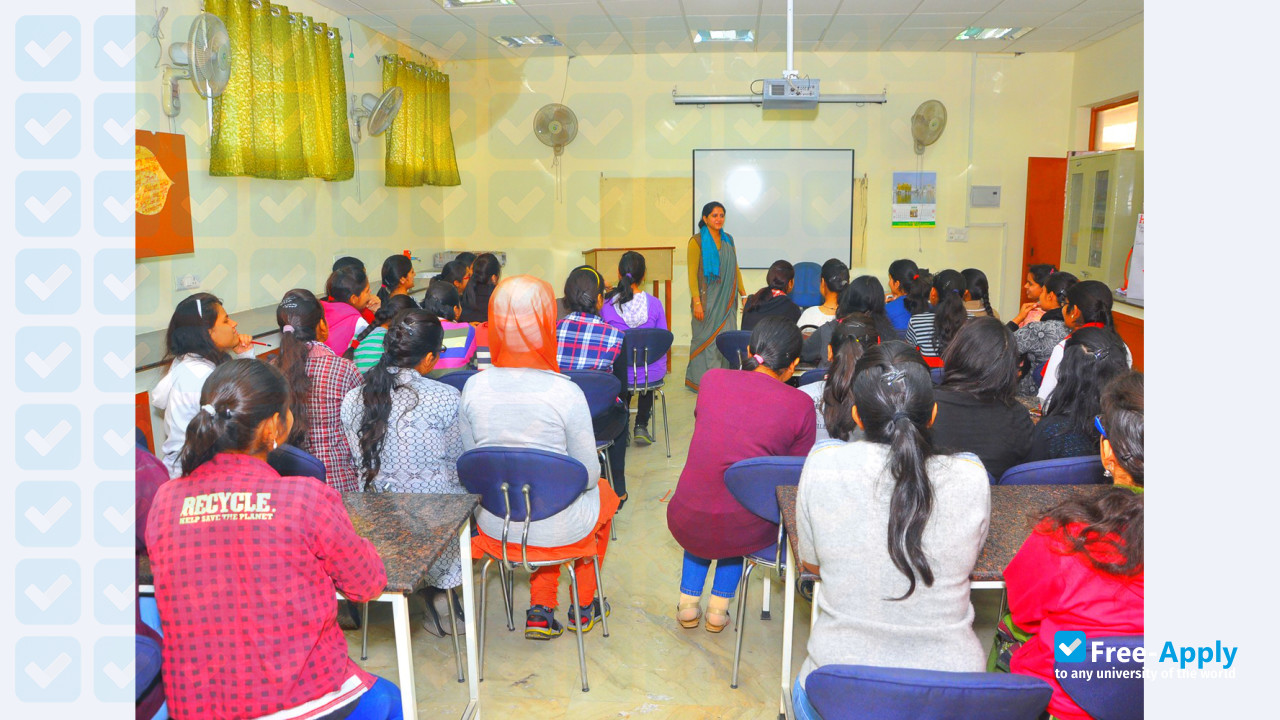 Mata Sundri College for Women фотография №5