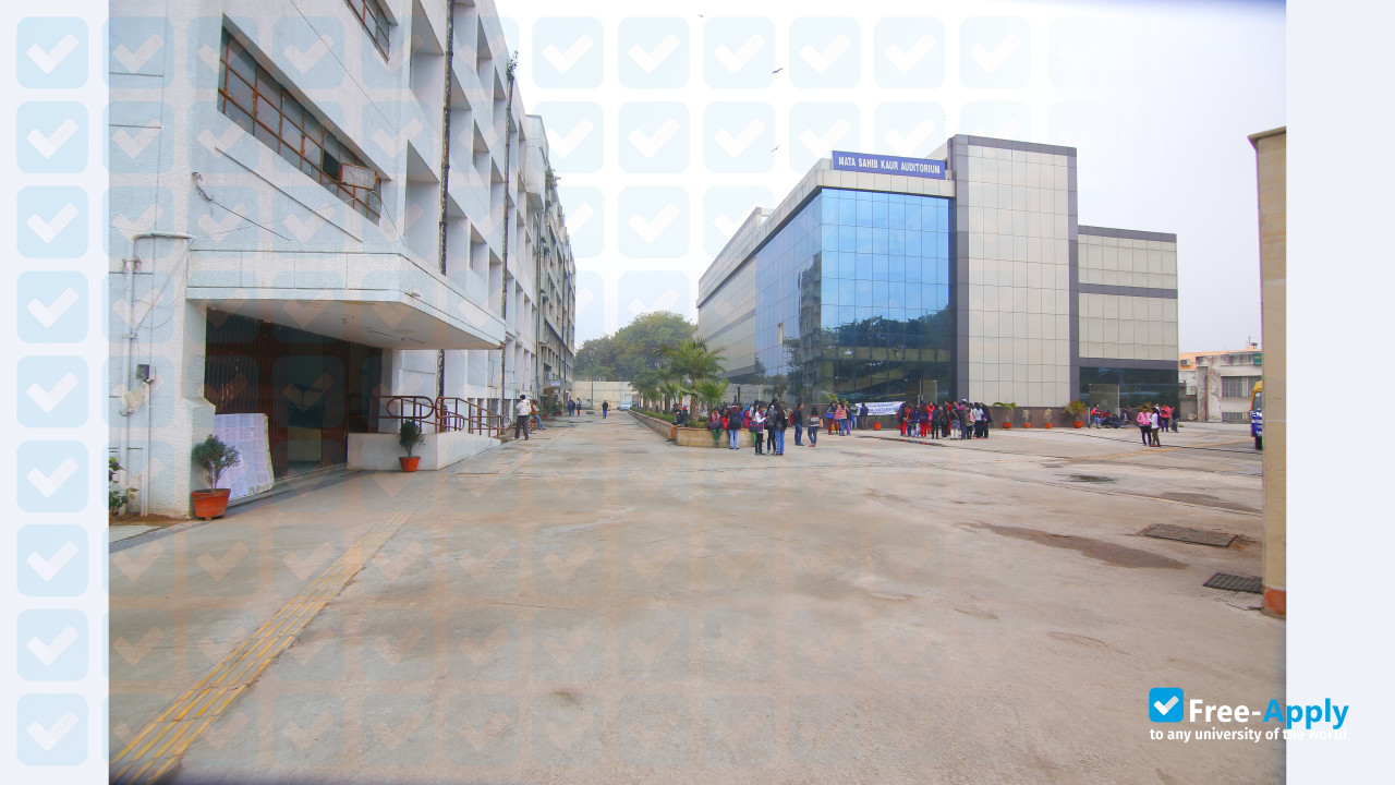 Mata Sundri College for Women фотография №2