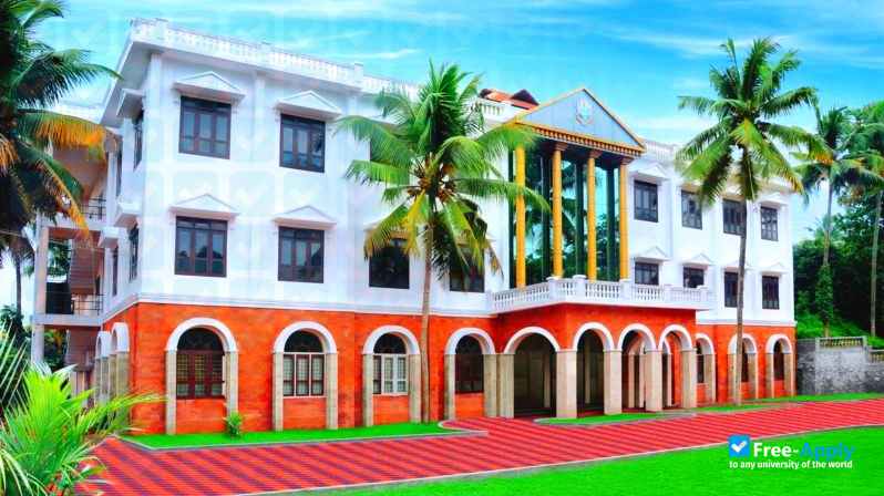 Foto de la Nirmala College #5