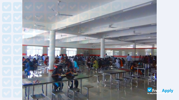 Foto de la Kalaignar Karunanidhi Institute of Technology #13