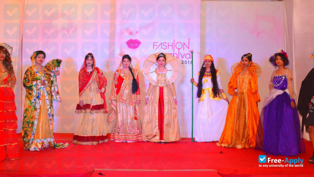 Photo de l’Fashion Designing College Institute DelhiFashion Designing College Institute Delhi #4