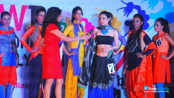 Foto de la Fashion Designing College Institute DelhiFashion Designing College Institute Delhi #2